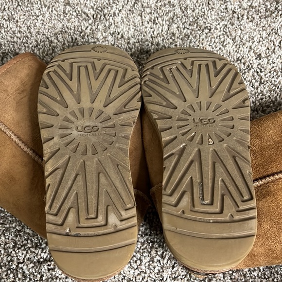 Classic Tall Chestnut Ugg - Picture 6 of 7